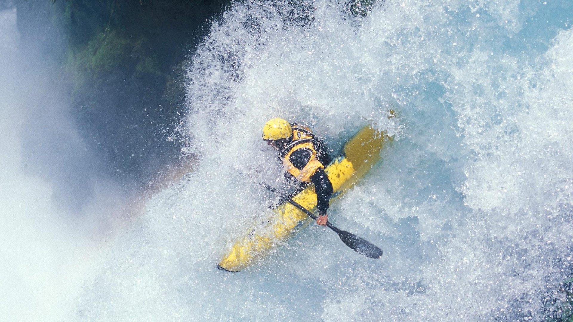 “青春荣光”青少年篮球纪录片在央视热播，讲述成长故事